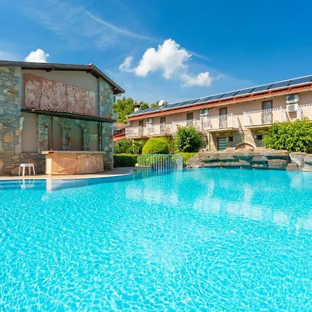 Asli Paradise בית נופש